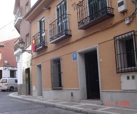 Hostal Cruz Verde Navalcarnero Εξωτερικό φωτογραφία