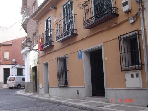Hostal Cruz Verde Navalcarnero Εξωτερικό φωτογραφία